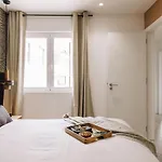 Appartamento Demba - 2 Bedrooms And Office In Arroios Lisbona