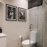 Appartamento Demba - 2 Bedrooms And Office In Arroios Lisbona