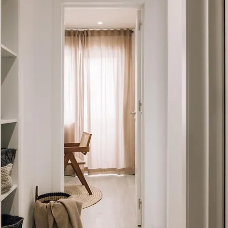 Demba - 2 Bedrooms And Office In Arroios * Lissabon