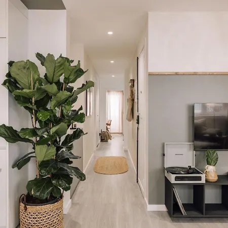 Demba - 2 Bedrooms And Office In Arroios