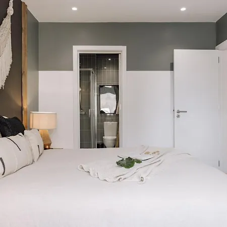 Appartamento Demba - 2 Bedrooms And Office In Arroios